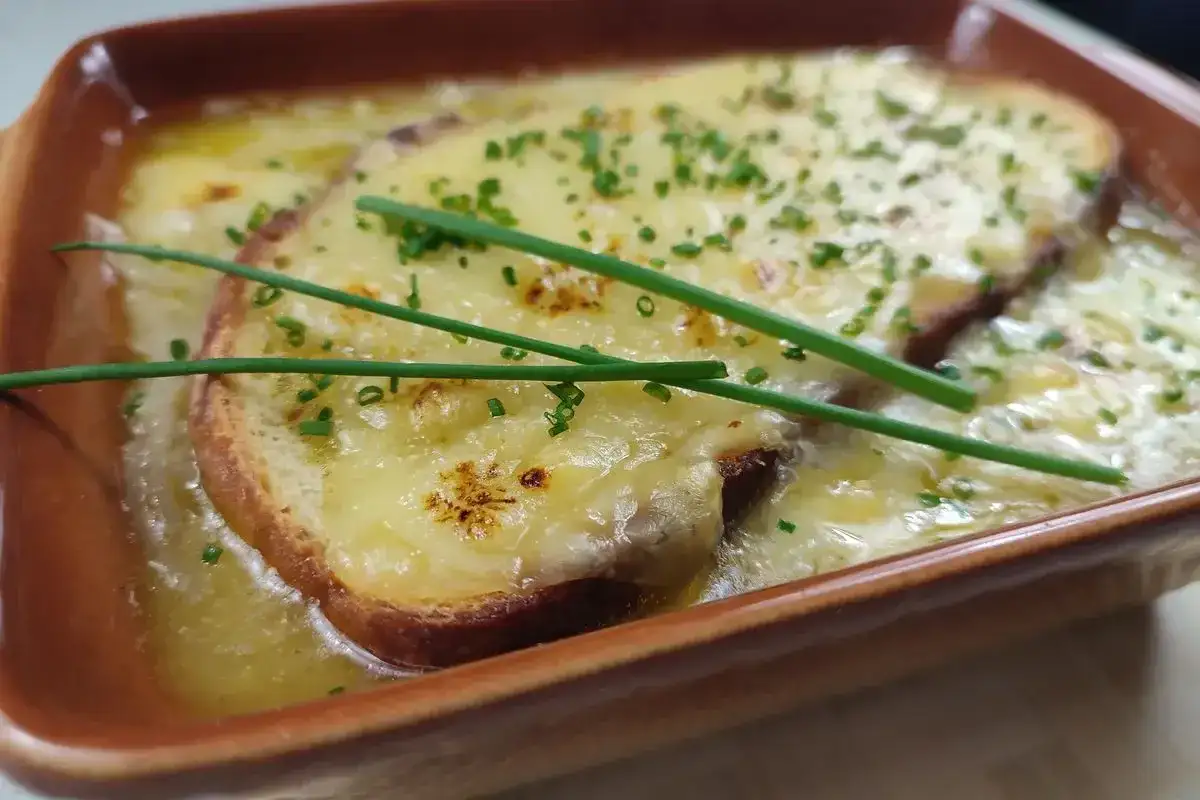 Zuppa di Cipolle Perfetta - Il Segreto per un Sapore Unico